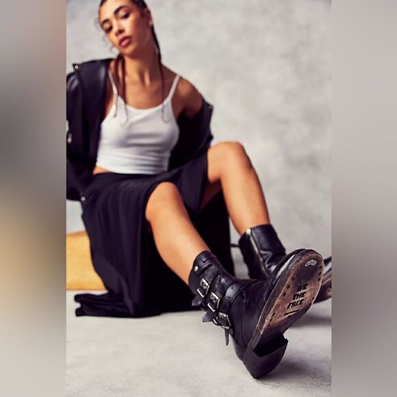 NEW WITHOUT BOX FREE PEOPLE DUSTY BUCKLE BOOT BLACK - Picture 1 of 10